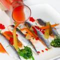 Bloody Mary con sardinas escabechadas en vermouth de sidra y verduras encurtidas