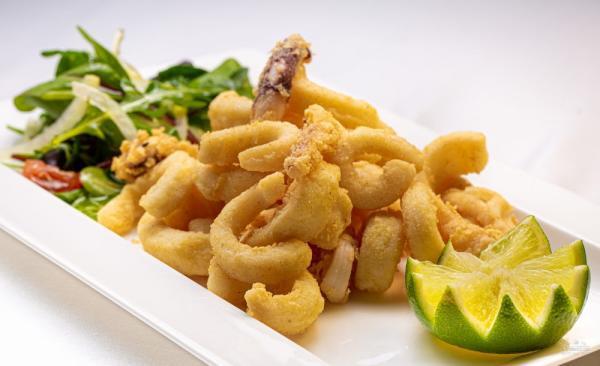 Calamars pêchés à la ligne frits