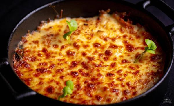 Canelones de longaniza de Avilés con queso Varé