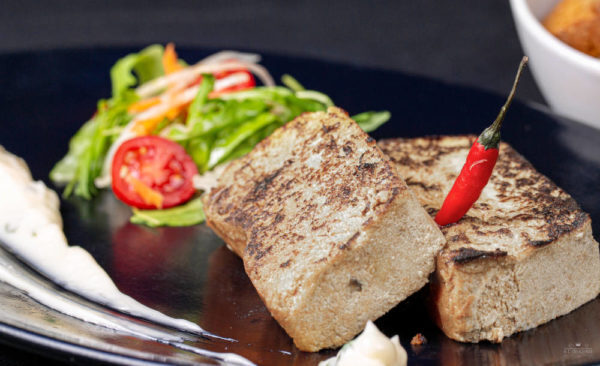 Terrine de homard et mayonnaise élaborée de son jus